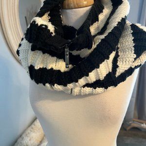 BCBG Knitted Scarf. NWOT
